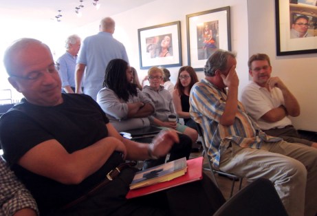 Minas Gallery packed for poetry.